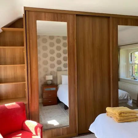 Beautiful Countryside House With Jacuzzi Close To Dublin بيت للعطل *