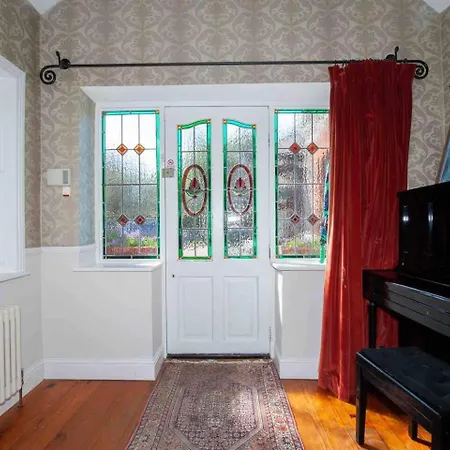 Beautiful Countryside House With Jacuzzi Close To Dublin بيت للعطل دونبوين