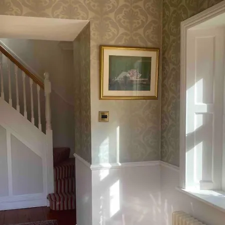 Beautiful Countryside House With Jacuzzi Close To Dublin بيت للعطل