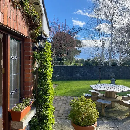 Beautiful Countryside House With Jacuzzi Close To Dublin بيت للعطل دونبوين